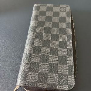 Large zip around Louis Vuitton wallet